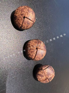 กระดุมหนังมือถักกลมระดับไฮเอนด์สำหรับเสื้อโค้ทขนสัตว์และเสื้อโค้ท กระดุมหนังเย็บมือ กระดุมแฟชั่นฤดูใบไม้ร่วง