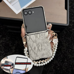 szhaiyu | Luxury Snake Texture PU Leather Phone Case for Samsung Galaxy Z Flip 8 7 6 5 4 flip8 FE Pearl Flower Bracelet Strap Back Cover