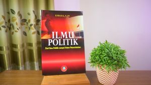 Buku Politik / Ilmu Politik : Dari Ilmu Politik Sampai Sistem Pemerintahan / ALFABETA - AB