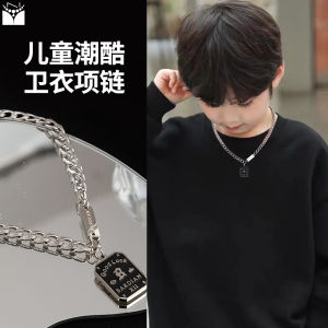 อินเทรนด์ สร้อยคอเหล็กไทเทเนียมสําหรับเด็กผู้ชายอุปกรณ์เสริมสําหรับเด็กที่สมบูรณ์แบบสําหรับการเต้นรําบนท้องถนน เสื้อสเวตเตอร์ การจับคู่ ฮิปฮอป ถ่ายภาพ