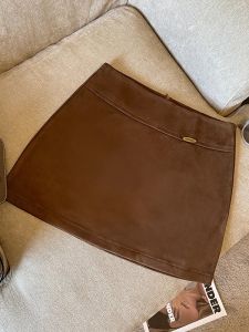 GUZILIAN | กระโปรงทรงเอเอวสูงแบบเก๋ไก๋สไตล์ย้อนยุคสำหรับผู้หญิงในฤดูใบไม้ร่วงปี 2025 ป้องกันแสงแดดและเปิดช่องว่างได้ดี เอวยางยืด 100%