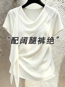 Slim Fitting Design V-Neck T-Shirt Top