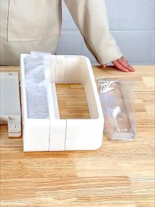 ชั้นเก็บของในห้องน้ำ 3 ชั้น มีลิ้นชัก และ ตะขอ ชั้นวางเครื่องปรุงติดผนัง ไม่ต้องเจาะกำแพง เหมาะกับพื้นผิวเรียบที่สุด ใช้งานได้นาน