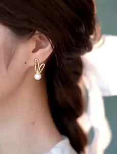 Bông tai nữ hoa tai nữ Hàn Quốc ngọc trai tai thỏ xinh xắn cá tính sang trọng - Alice Store