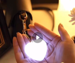 AKSESORIS TAS GANTUNGAN LAMPU PINTAR TAS WANITA PREMIUM MODEL LOVE SENSOR SENTUH AUTO ON/OFF BISA CHARGER KABEL USB WAJB PUNYA