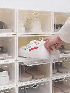 กล่องรองเท้า ตู้เก็บรองเท้าในบ้าน ป้องกันฝุ่นและความชื้น สามารถวางซ้อนกันได้ ขนาดใหญ่