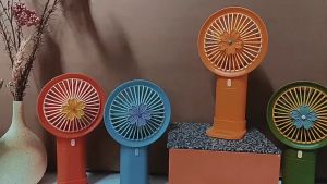 新款雏菊手持台式风扇 - USB充电迷你便携静音风扇，手机支架功能口袋风扇 New Daisy Handheld Desk Fan - USB Rechargeable Mini Portable Quiet Fan with Phone Stand Pocket Fan