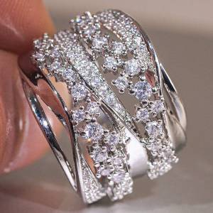 Huitan Wave Design Style Women Rings Luxury Wedding Party All Match Trend Finger Accessories Inlaid Bright CZ Engagement Jewelry