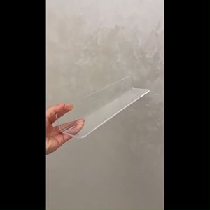 กันตกสินค้า ตัวกั้นสินค้า  ใช้ได้หลายแบบ ใช้ได้กับทุกชั้น อะคริลิคใส หนา 4mm.  มีขนาด 30 60 80 cm. วัสดุคุณภาพดีมาก