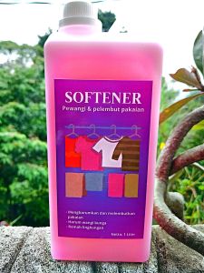 Softener pakaian pewangi & pelembut
