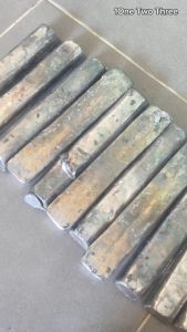 ตะกั่วอ่อนแท่งเล็ก1 กิโล สำหรับหลอมทำลูก ตะกั่วอวน ตะกั่วเบ็ด พระเครื่อง พร้อมส่ง!!