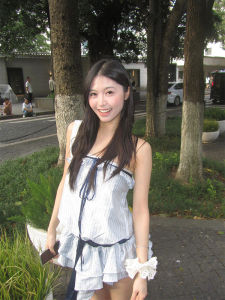 YOZO STUDIO ชุดเดรสสั้นพิมพ์ลายฤดูร้อนลําลองสําหรับผู้หญิงเอวสูงแขนกุดลําลองกระโปรงจีบ