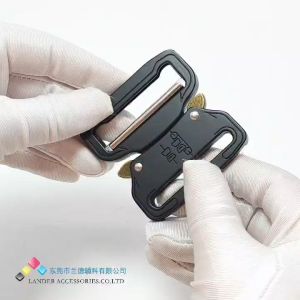 Khóa cài kim loại thời trang cao cấp cài tháo nhanh tiện dụng cho balo túi xách E2516  62mm*51mm*39mm (1 cái)-H1-6A