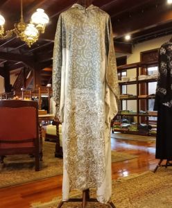 Dahlia Dress Hoodie by Dian Pelangi LIMITED EDITION Busana Muslim Baju Maxi Gamis Abaya Kaftan Gaun Outfit Casual Formal Pesta Kondangan Pernikahan Wanita Hijaber Cantik Anggun Modis Modern Elegan Mewah Model Korea Terbaru Motif Batik Abstrak Kekinian