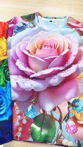 เสื้อลายดอก 2568เสื้อแฟชั่นผญๆ เสื้อยืดผู้หญิง เสื้อยืดแขนสั้นพิมพ์ลายสายรุ้ง 3D ใหม่ท็อปส์ซูเสื้อผ้าลำลองและสะดวกสบาย เสื้อสาวอวบ