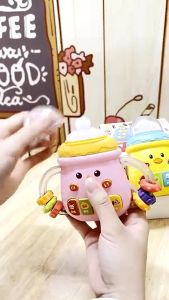 Bình sữa đồ chơi cầm tay cho bé gặm nướu xúc xắcphát nhạc và đèn chất liệu nhựa ABS núm ti silicon cho bé