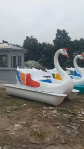 Thiên nga đạp nước composite loại cơ bản 0902111196