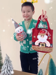 Christmas Candy Bags Gift Bags Treat Bags Christmas Eve Apple Bags Reusable Gift Bags 3D Snowman Goody Bags for Christmas Party Decorations