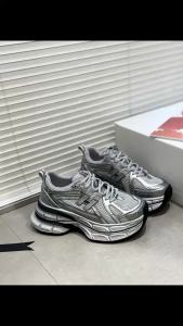 รองเท้าบาเจียพื้นหนา 2024 ฤดูร้อนใหม่สไตล์เกาหลีหัวกลมผูกเชือกรองเท้ากีฬาวิ่งพื้นนิ่มลำลองอเนกประสงค์