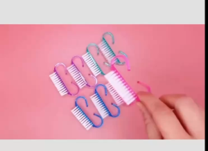 แปรงขัดเล็บ ปัดเล็บ ขนาดพกพาสะดวก มี 3 สี