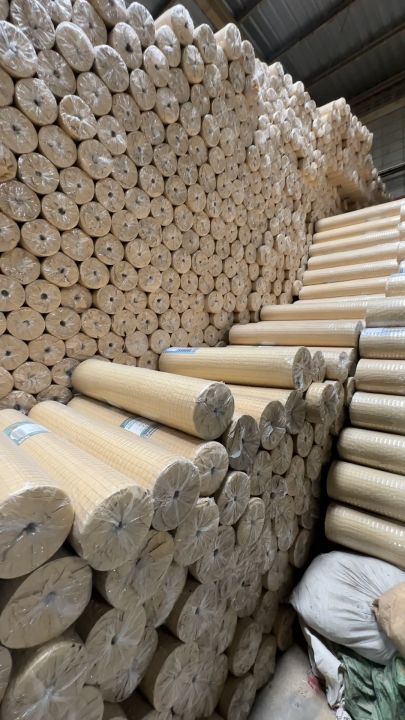 ลวดตาข่ายสี่เหลี่ยมชุบกัลวาไนซ์สำหรับกรงไก่และงานสวน