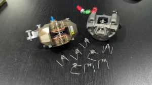 MOTOX สปริง สปริงดันผ้าเบรก Brembo สปริงดันผ้าเบรคใส่ปั้ม 4pot 2Port และปั้มอิ่นๆ สปริงแรงบิด