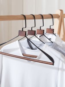 High-End Beech Hanger Wide Shoulder Simple Black and White Metal Non-Marking Clothes Hanging Household Wardrobe Solid Wood Coat Hanger