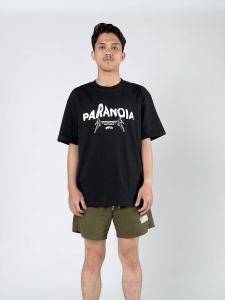 Moutley Kaos Pria Lengan Pendek Oversized Fit Katun 20s Paranoia OL-010425