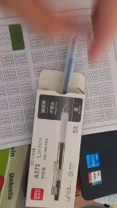 Bút gel siêu trơn Deli A575 ngòi 0.5mm (viết lên tới 800m)