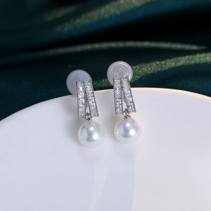 Elegant Pearl And Zirconia Stud Earrings for Women Fashionable Korean Style Jewelry Lightweight Luxury Feminine Accessory