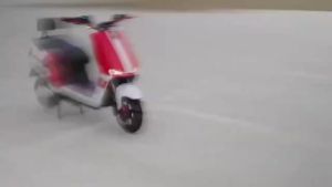 【คูปองส่วนลด 2000 บาท 】CG มอเตอร์ไซค์ไฟฟ้า 3000W มอไซด์ไฟฟ้า มอไซค์ไฟฟ้า รถไฟฟ้า รถมอเตอร์ไซค์ไฟฟ้า สกูตเตอร์ ไฟฟ้า รถจักรยานไฟฟ้า รถไฟฟ้าแรงๆ มอเตอร์ไซค์ electric motorcycle มอเตอร์ไซด์ไฟฟ้า รถไฟฟ้าผู้ใหญ่ 70 กม./ชม CHILWEE 72V20Aแบบ