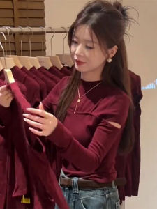 ไวน์แดงกลวงออกครึ่งสูง ปกเสื้อ สลิมฟิต ใส่ตัวใน ผู้หญิง ฤดูใบไม้ผลิ ฤดูใบไม้ร่วง รูปแบบใหม่ เรียบง่าย เสื้อฐานผู้ชมขนาดเล็ก