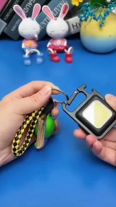 Mini LED Keychian Light Magnetic Flashlightsn 4 Light Modes IPX4 Waterproof USB Rechargeable