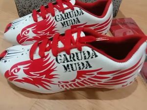 Ukuran Sepatu Bola Anak 28-37: Panduan Terperinci Untuk Sepatu Bola Garuda Muda & KIDZTUBS1155111623
