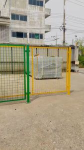 รั้วสำเร็จรูป รั้วชุบPVC สีเขียว/สีเหลือง รั้วโรบอท รั้วเหล็ก รั้วสำเร็จรูปพร้อมอุปการติดตั้ง พร้อมส่งจากไทย รั้วสำเร็จรูปชุบพีวีซี (แผงสูง 1.4เมตร)