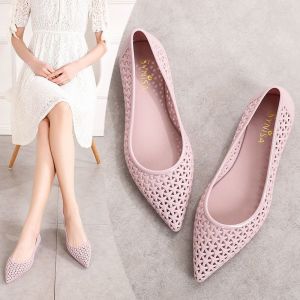 New Summer Pointed Toe Woven Jelly Sandals Soft Plastic Hollow out Beach Shoes Roman Holiday Flat Bottom Fashionable Casual