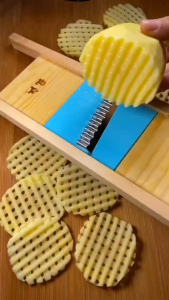 Wooden Potato Grid Slicer Vegetable Grater Corrugated Net Chopper Cutter Wave Knife Chipper Salad Kitchen Shredder Peeler Masher