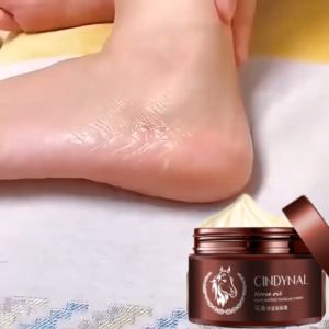 【100% original】Original 110g Horse Oil Hand Foot Moisturizing Cream Dry Crack Rough Dry Repair Skin Anti Chapping Whitening Smoothing moisturizing cream Hydrating Antifreeze hand cream foot cream