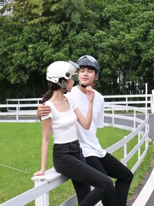 【เลนส์สองชั้นอัพเกรด】หมวกกันน็อค หมวกกันน็อคชาย กันลม กันน้ำ ป้องกันแสงยูวีและแสงสะท้อน ทนต่อการใช้งาน แข็งแรงใส่สบาย หวกกนน็อค หวกนนสำหรับเด็ก หมวกกันน็อคเทๆ หมวกนิรภัย หมวกกันน็อคเต็มใบ หมวกกันน็อคครึ่งใบ หมวกกันน็อคมอเตอร์ไซค์ หมวกขับขี่มอเตอร์ไซค์