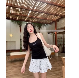 Mookrinstyle V2 เสื้อสายเดี่ยวมีหลายแบบ ผ้าพิมพ์ลาย ปลาย3เหลี่ยม สวยเก๋มากๆ เสื้อสายเดี่ยว เสื้อแฟชั่น เสื้อเกาะอก เกาะอก V2