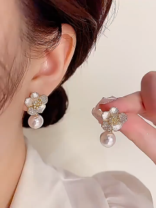 Elegant Flower Pearl Earrings for Women Korean Retro Drop Earrings Stud Earrings Fashion Jewelry Accessories