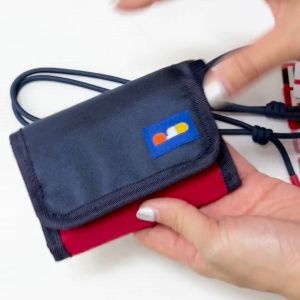 3 Fold wallet By Ngd goods กระเป๋าสตางค์แบบ 3 พับ ทำจากผ้าไนล่อน มีสายคล้องคอที่ถอดออกได้