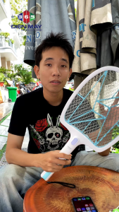 Vợt Bắt Muỗi Nanoco NMR105B Khung lưới bảo vệ 3 lớp Có đèn Led chiếu sáng - STM