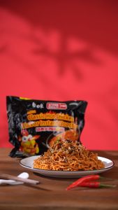 BaiXiang ขนมอร่อยๆๆถูกๆ Korean Turkey Ramen สไปซี่ ราเมง 560 ก (112g x 5 ซอง) วันที่ใหม่