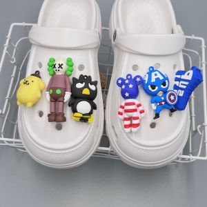 6ชิ้น/เซ็ต Crocs Jibbilz รองเท้าน่ารัก3มิติหมีรุนแรงกัปตันอเมริกาเครื่องประดับหัวเข็มขัดรองเท้าสำหรับ Crocs