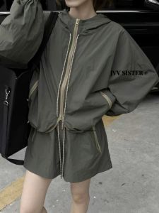 New Lightweight Loose Sportswear for Petite Women Sun Protection Jacket & Shorts