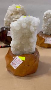 Đá thạch anh trắng tự nhiên nguyên khối  (tinh thể trắng liền khối khai thác tại Việt nam)