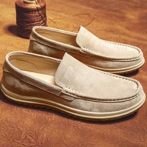 รองเท้าหนังกลับผู้ชายรองเท้าหนังแท้แบบลำลองรองเท้ากอมมิโน่สวมเท้าพื้นนิ่มสไตล์อังกฤษแนวเกาหลีรองเท้าโลฟเฟอร์ผู้ชายระบายอากาศได้ดี