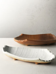 จานเซรามิกสไตล์ญี่ปุ่นย้อนยุค จานปลา จาน Sushi ทรงไม่สมมาตร จานยาว จานสำหรับทานอาหารกลางวัน จานสำหรับโรงแรม จานสำหรับใช้ในบ้าน