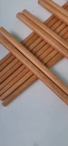 Đũa Gỗ Vân Hoa Sồi Trắng dài 24cm vĩ 10 đôi Phúc Hưng Phát SG - Vân gỗ tự nhiên không nhuộm màu.